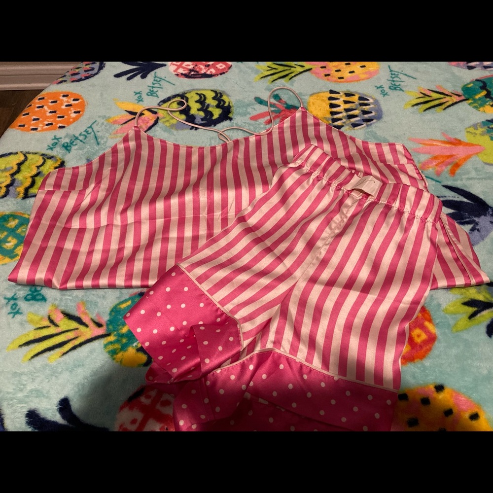2 pair VS pajama sets